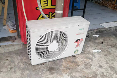 小金空调突然不制冷只吹自然风怎么办？